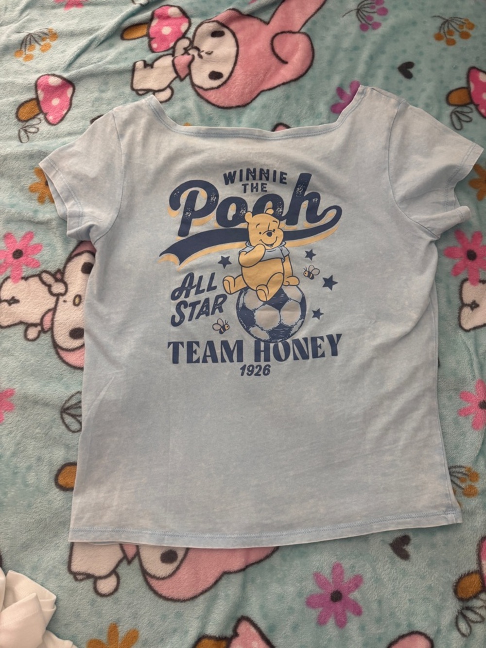 Women’s All-Star Winnie the Pooh Soccer Team Honey tee BNWT
